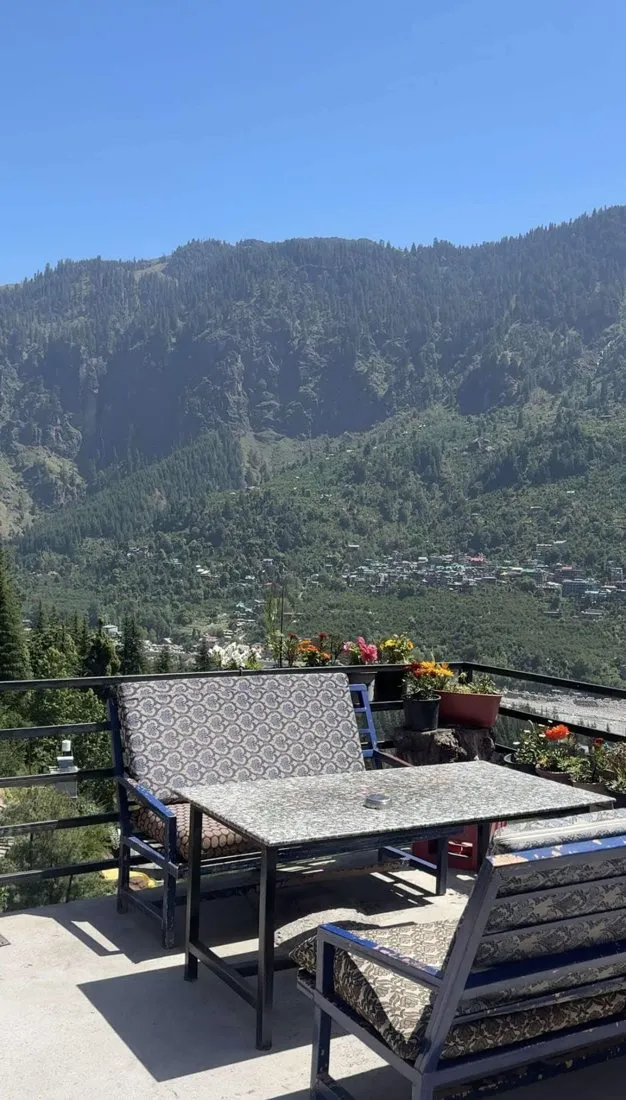 Pull up a chair at Rocky’s Café, Old Manali